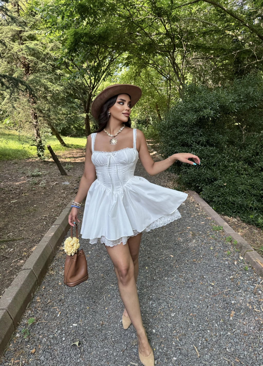 Beyaz Dantel Detay Askılı Prenses Elbise