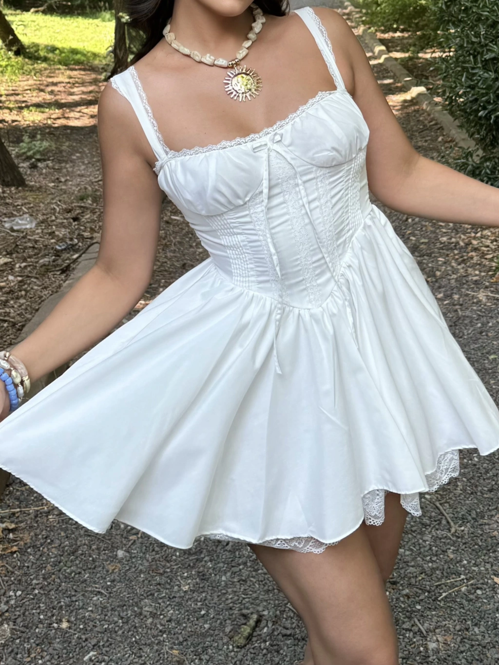 Beyaz Dantel Detay Askılı Prenses Elbise