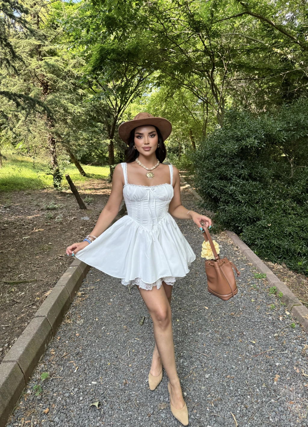 Beyaz Dantel Detay Askılı Prenses Elbise